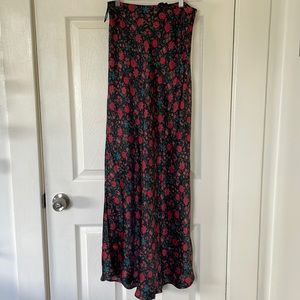 SOLD 🔥 Par Realisation Joni Silk Long Skirt Black Floral small